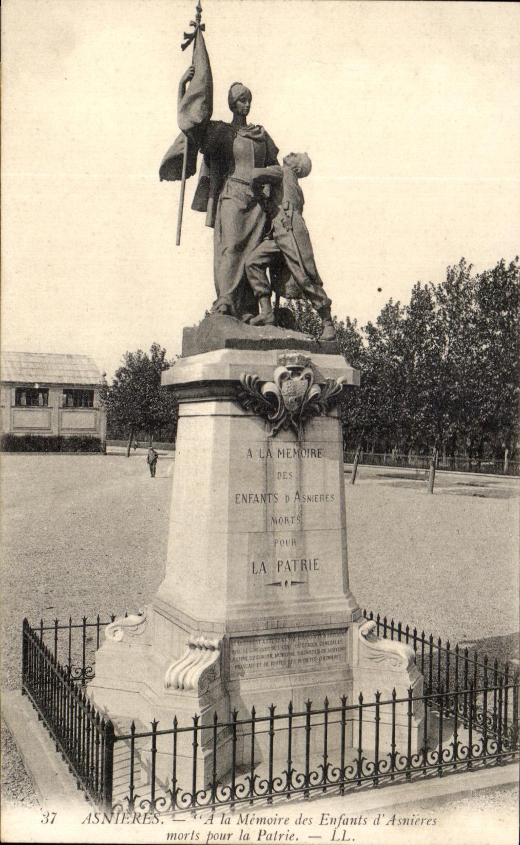 CPA Asnieres A la Memoire des Enfants d'Asnieres Morts pour la Patrie Militaria 
