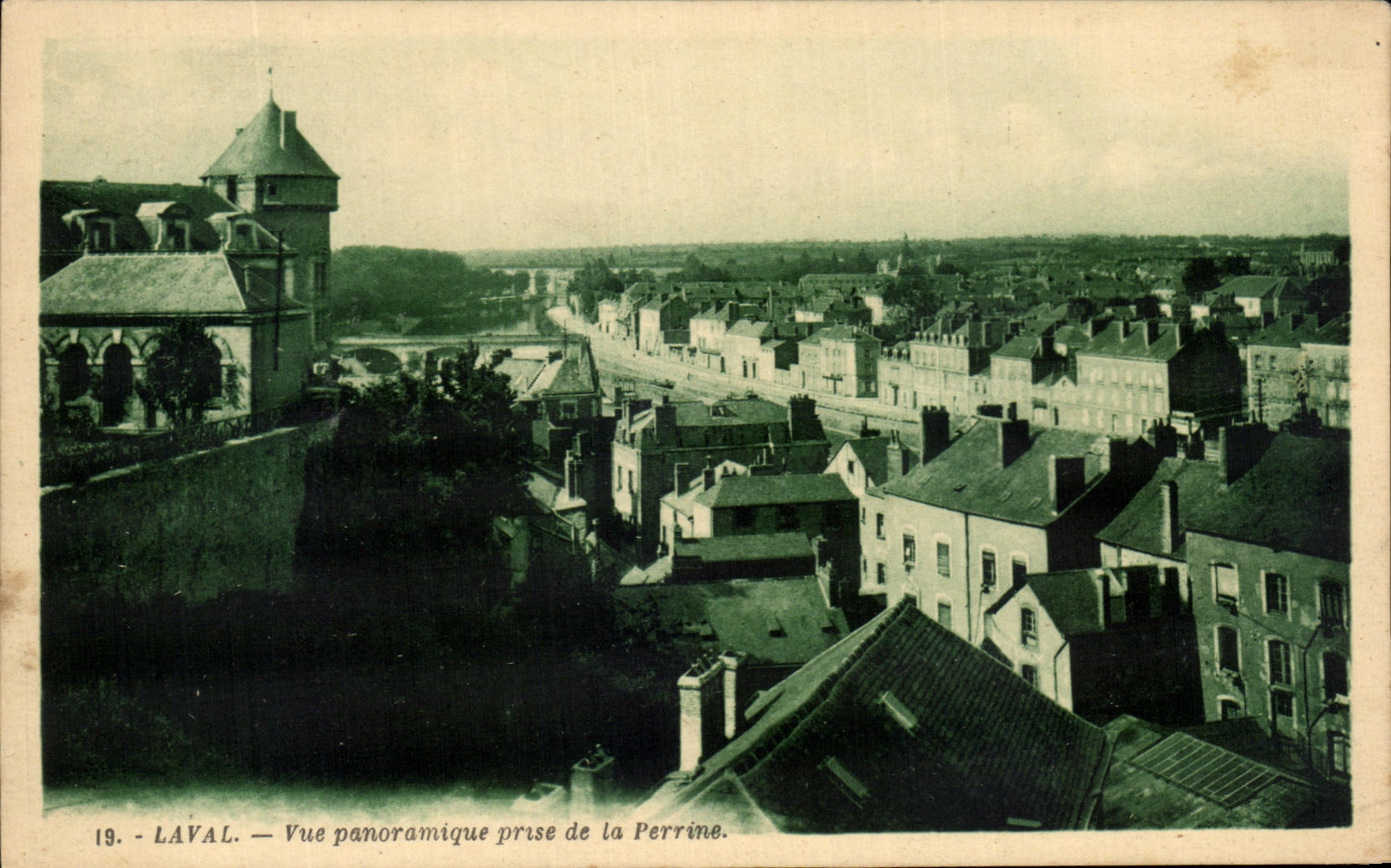 Opinion panoramica de CPA Laval tomada de Perrine