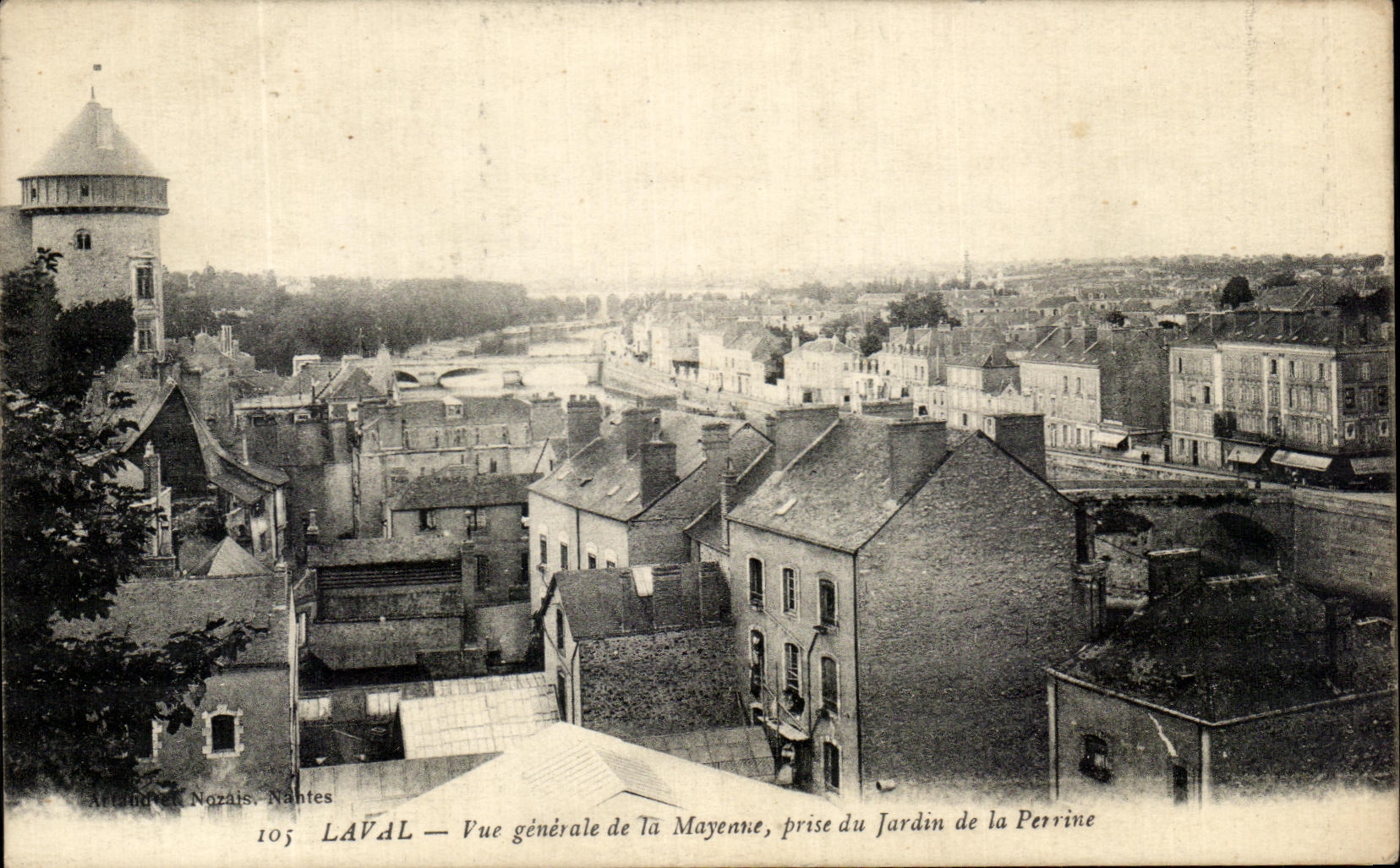 Opinion de CPA Laval de Mayene tomada del jardin de Perine