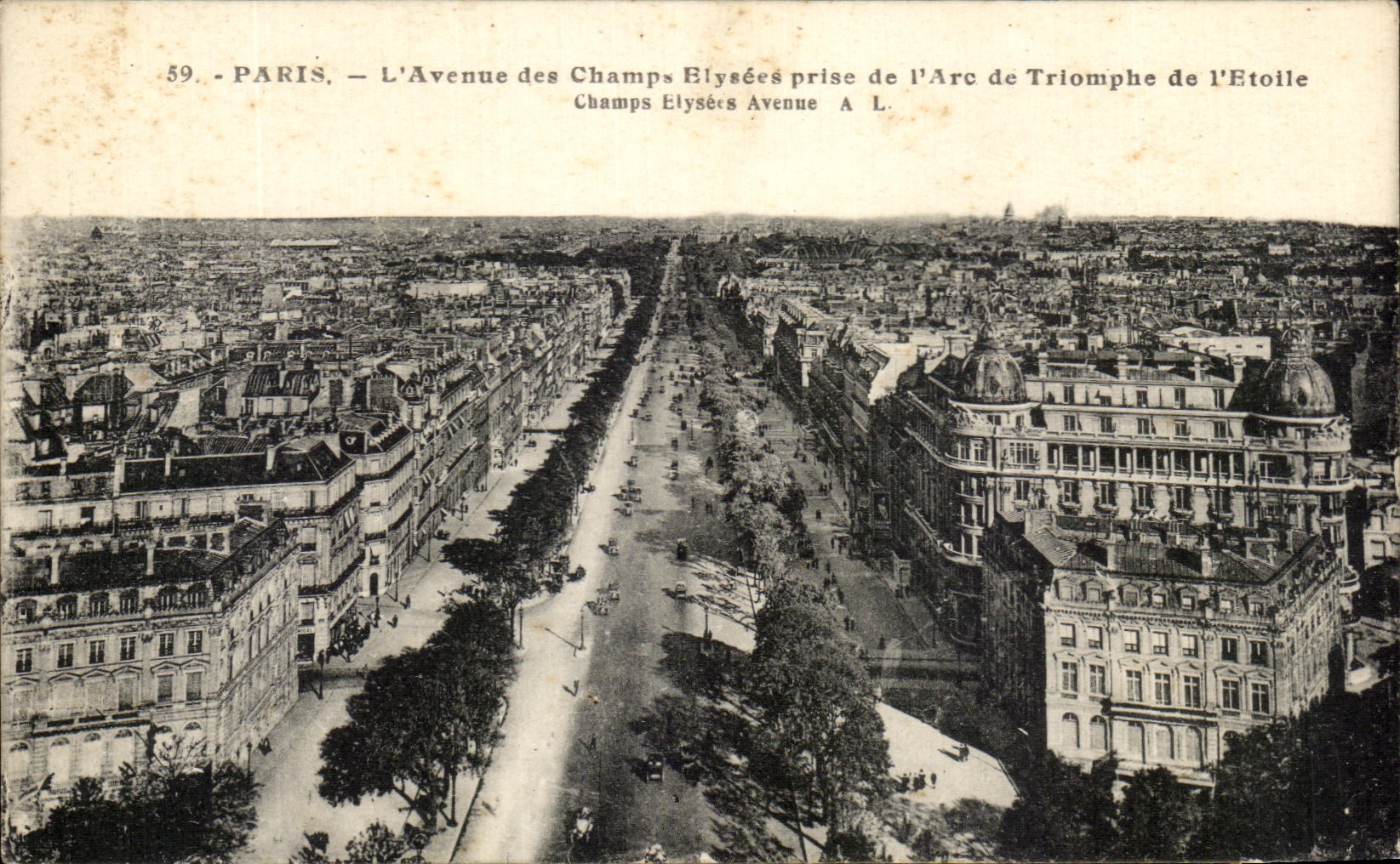CPA Paris L'Avenue Des Champs Elysees prise de l'arc de triomphe de l'Etoile