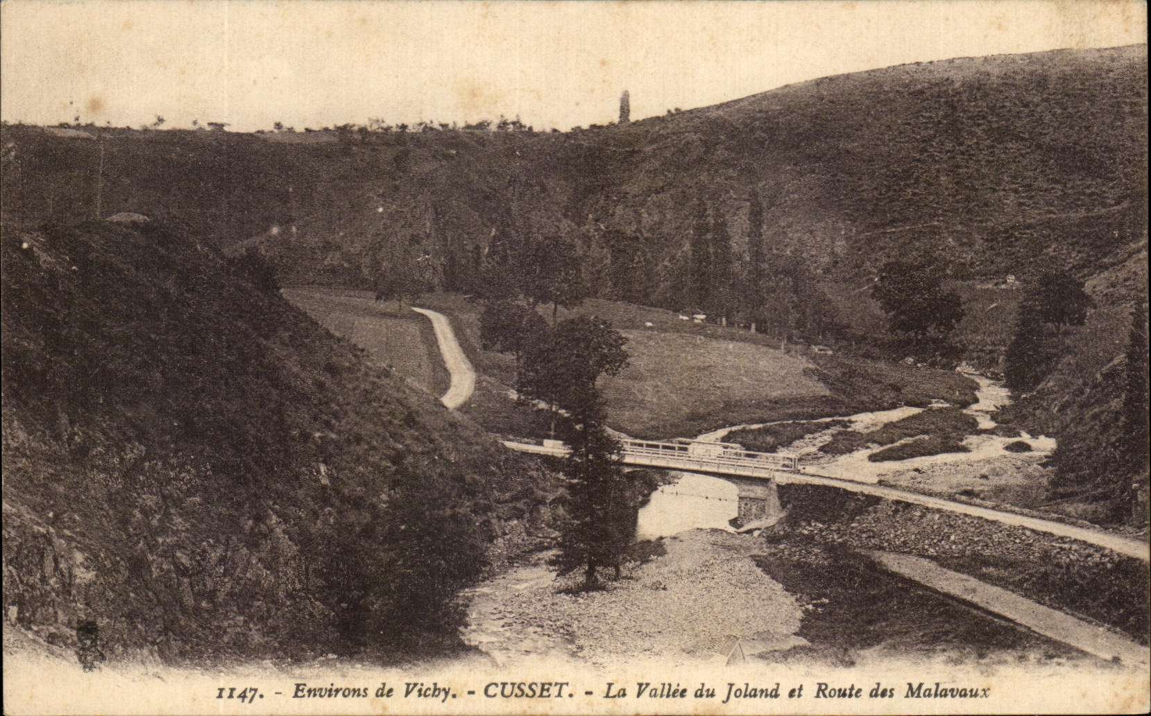 CPA Environs de Vichy Cusset La Valle du Joland et Route des Malavaux