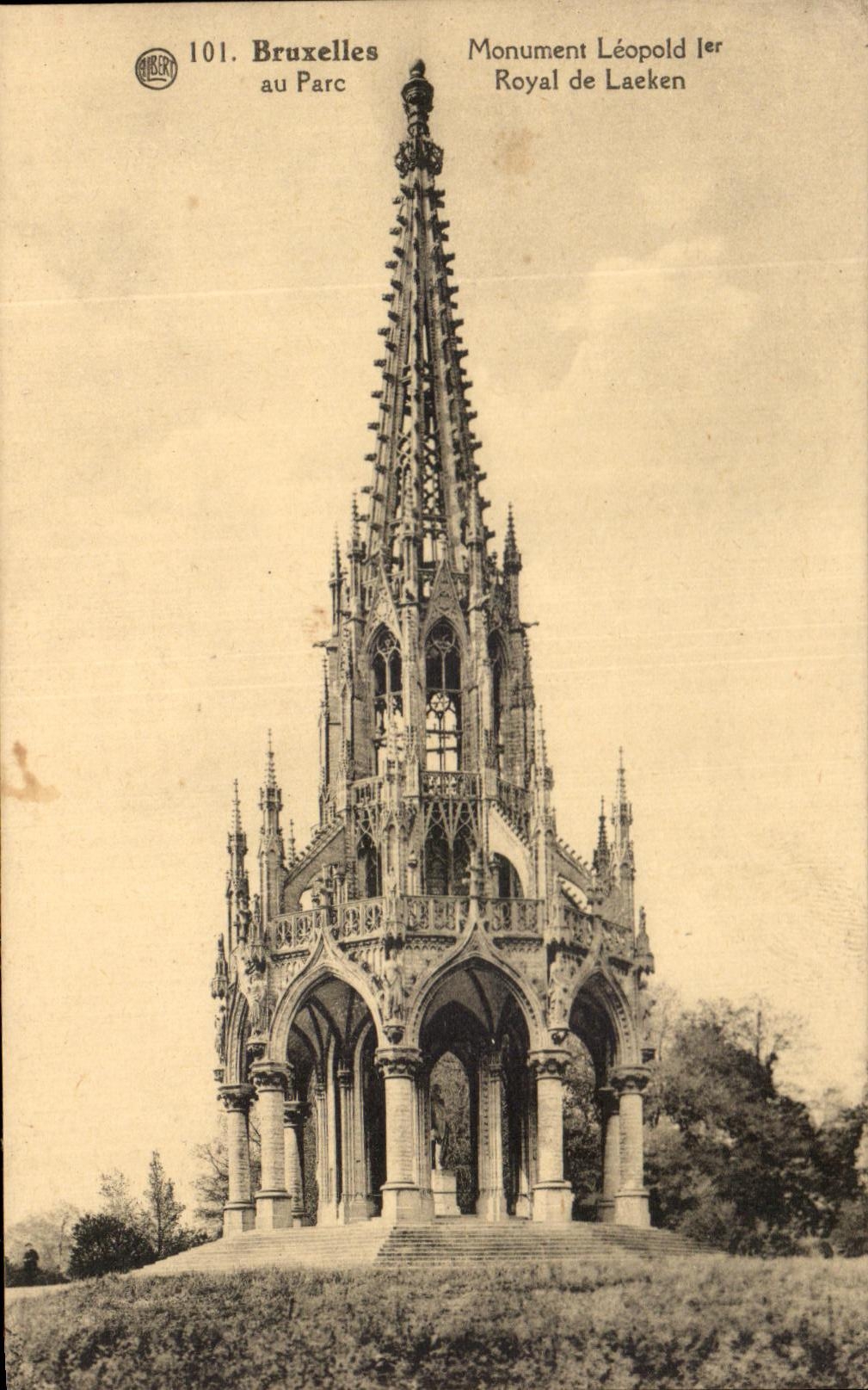 CPA Bruselas con el monumento 1r de Leopold del parque real de Laeken