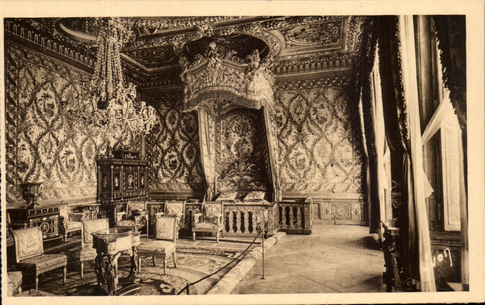 CPA Fontainebleau le Palais Chambre des Reines et des Imperatrices
