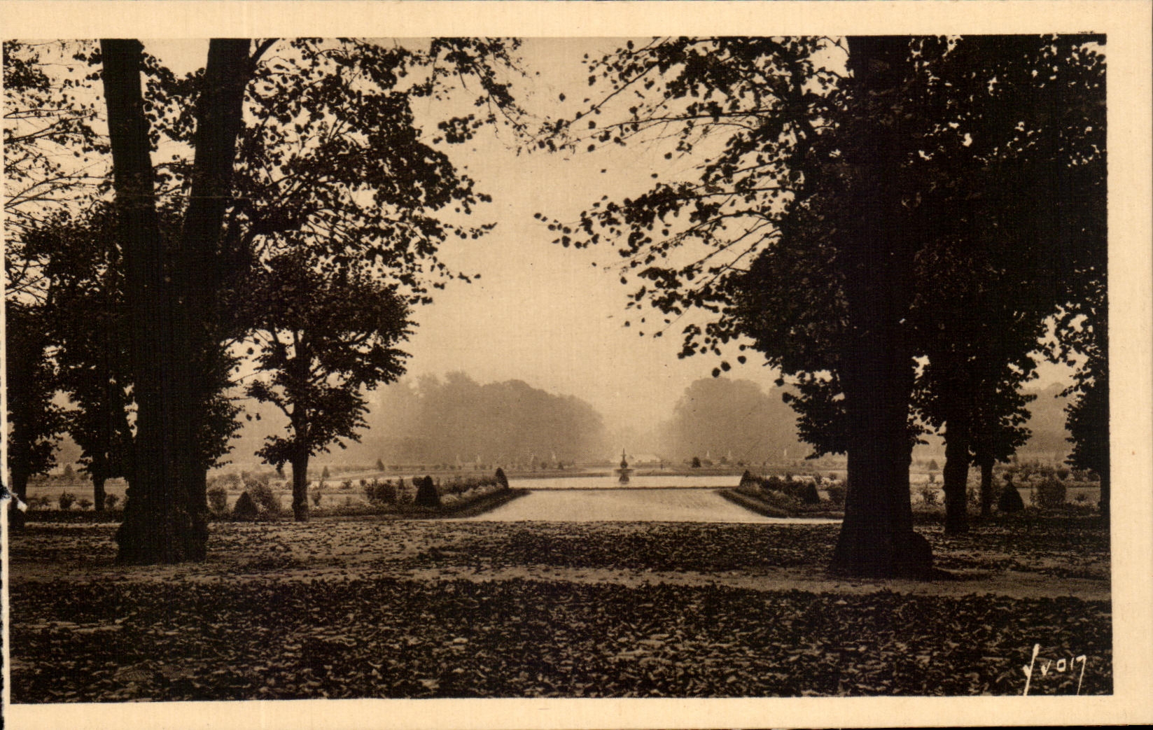 CPA Fontainebleau Jardins du Palais Le parterre