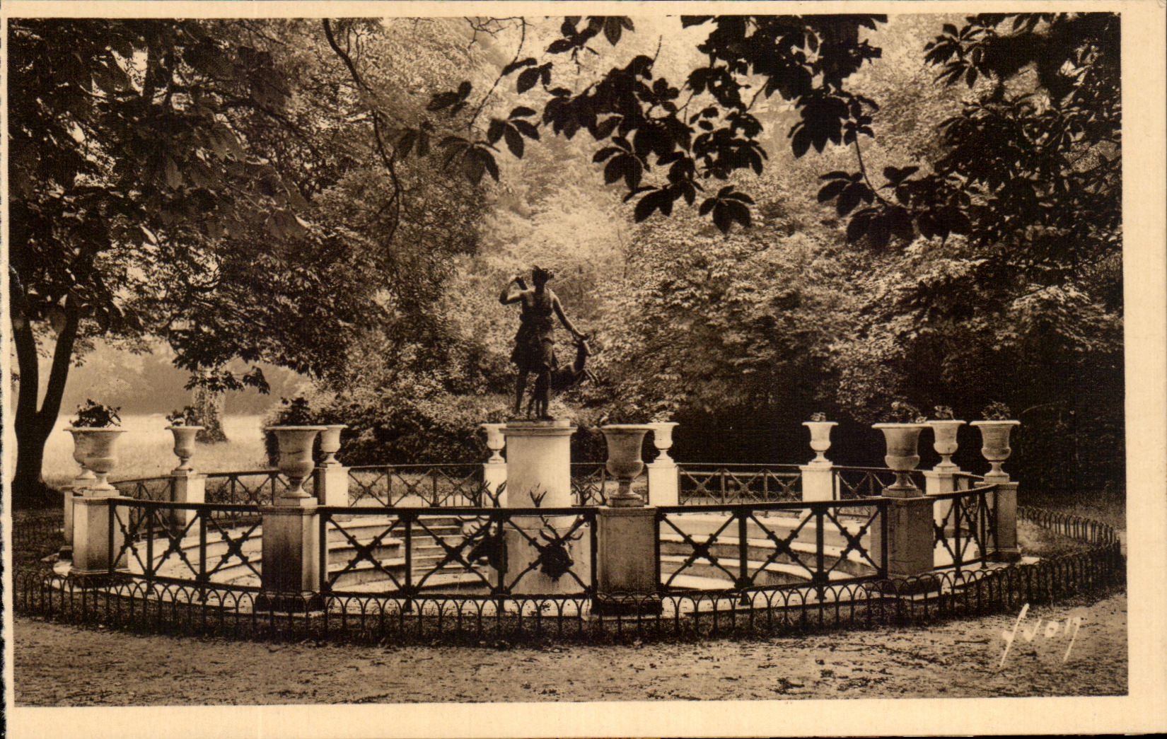 CPA Fontainebleau Jardins du Palais Fontaine de Diane