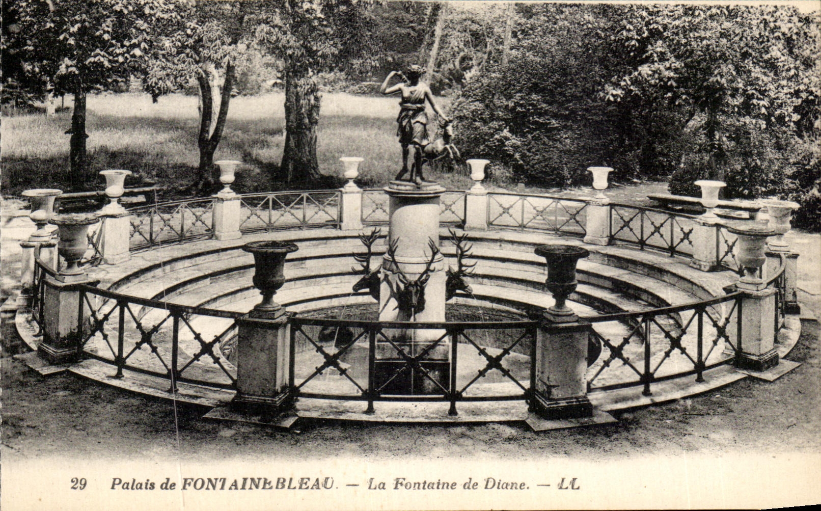 CPA Palais de Fontainbleau La Fontaine de Diane