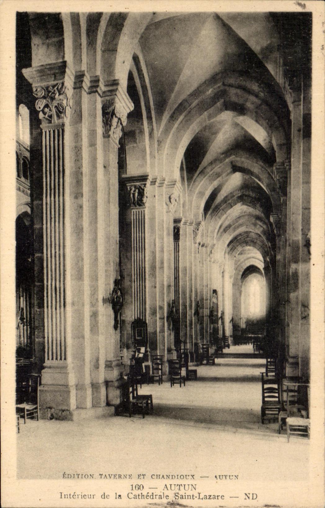 CPA Autun Interieur de la Cathedrale Saint Lazare