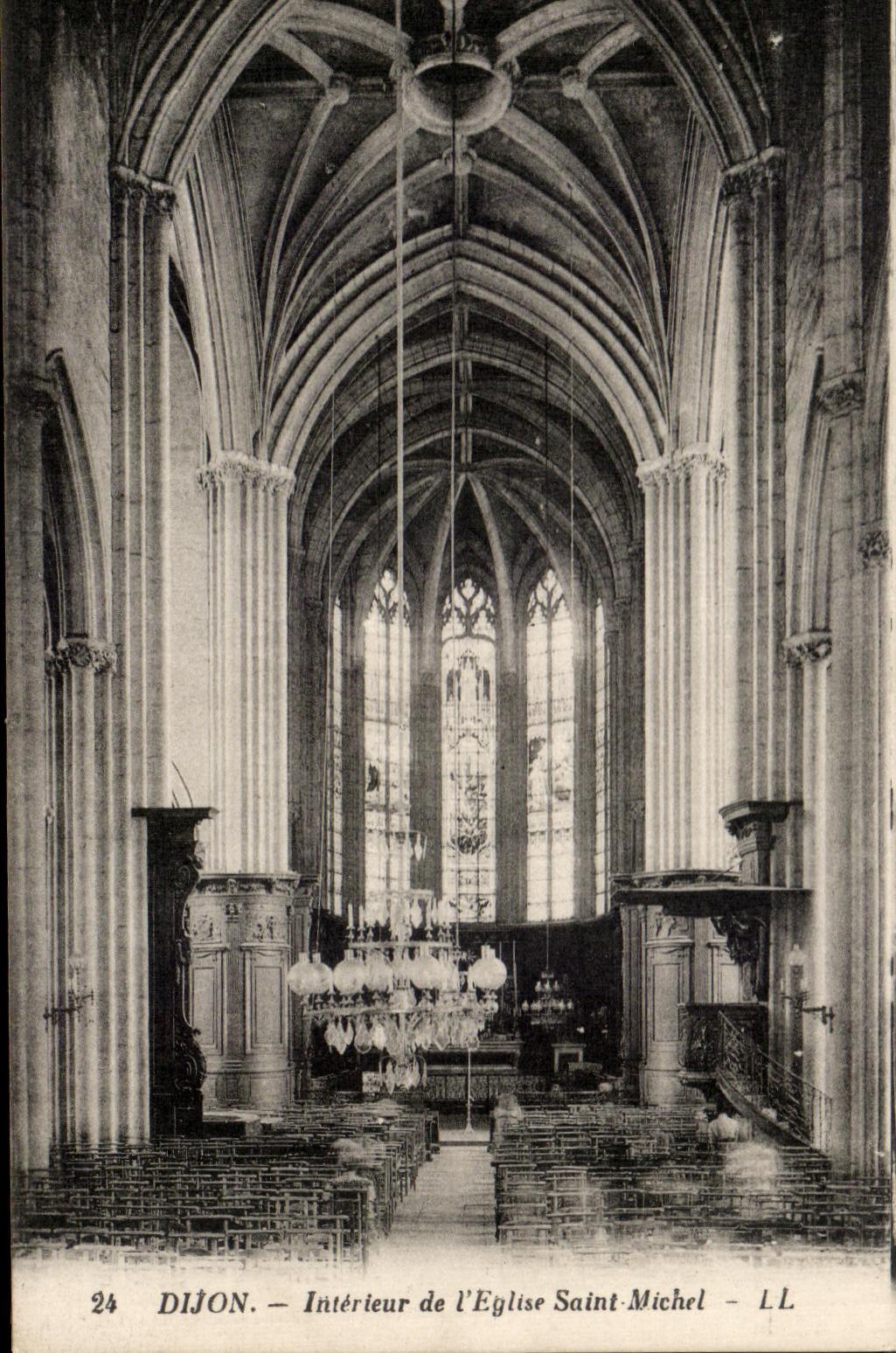 CPA Dijon Interieur De l'eglise Saint Michel
