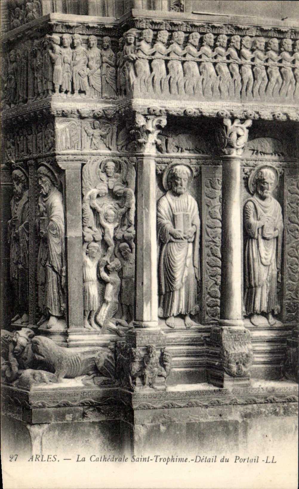 CPA Arles the Cathedral Saint Trophime Detail of the Gate