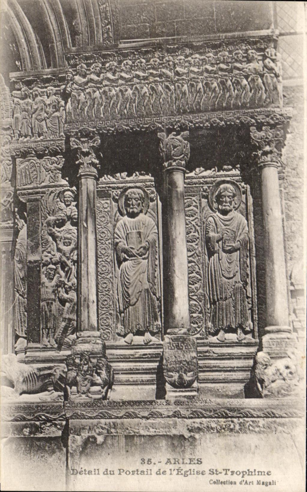 CPA Arles Detail of the Gate of the Church St Trophime