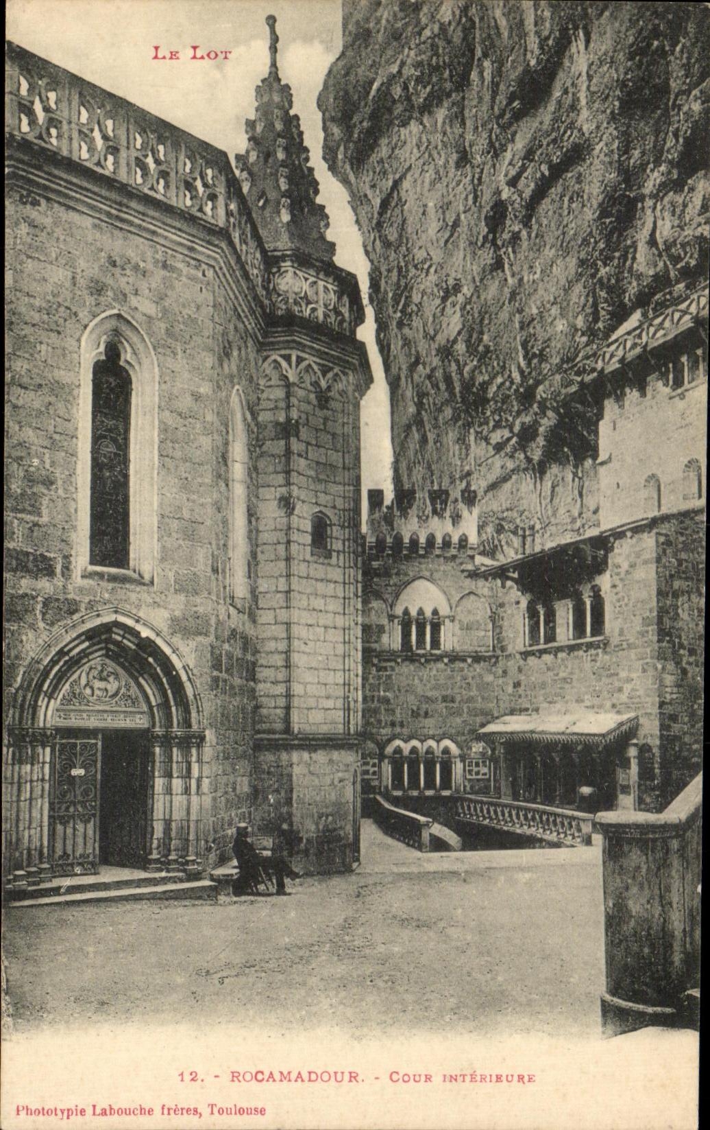 CPA Le Lot Rocamadour Cour interieure