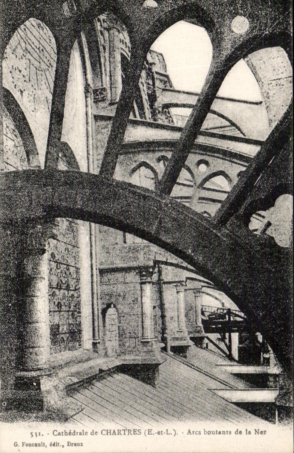 CPA Cathedrale de Chartres Arcs boutants de la Nef