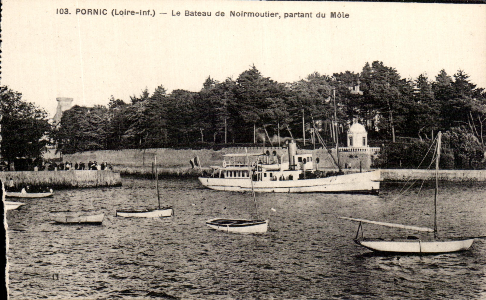 CPA Pornic Le Bateau De Noeveillard Partant du Mole Bateau