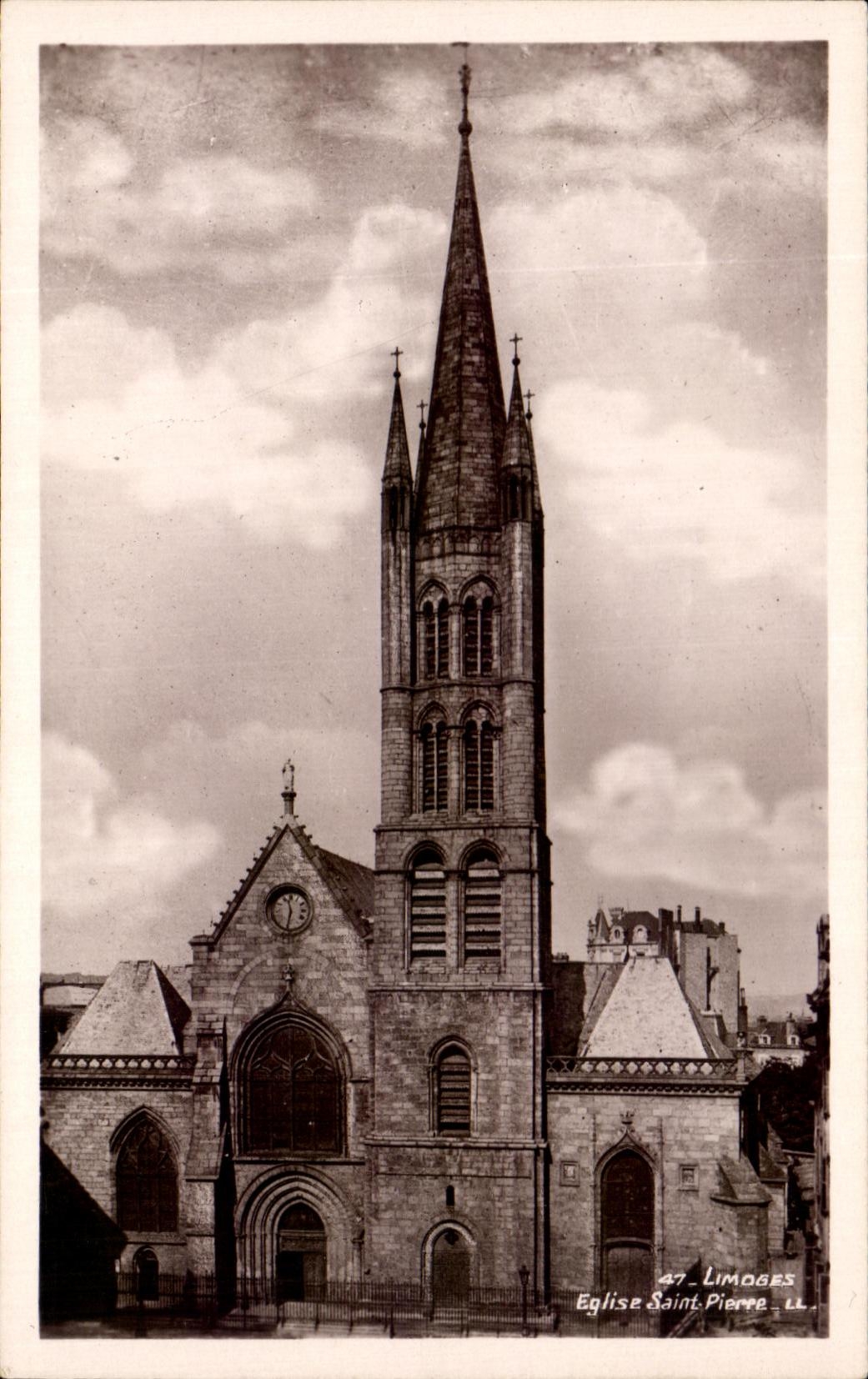 CPA Limoges Eglise Saint Pierre