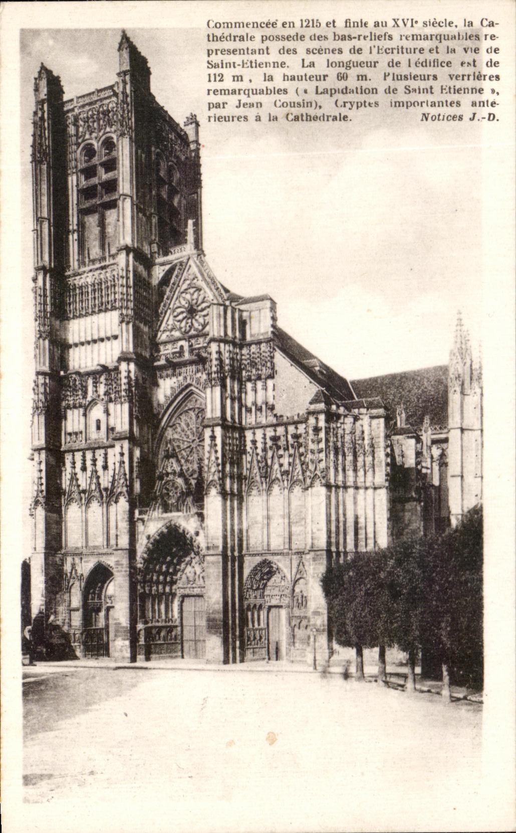 CPA Auxerre La Cathedrale Eglise Saint Etitennt