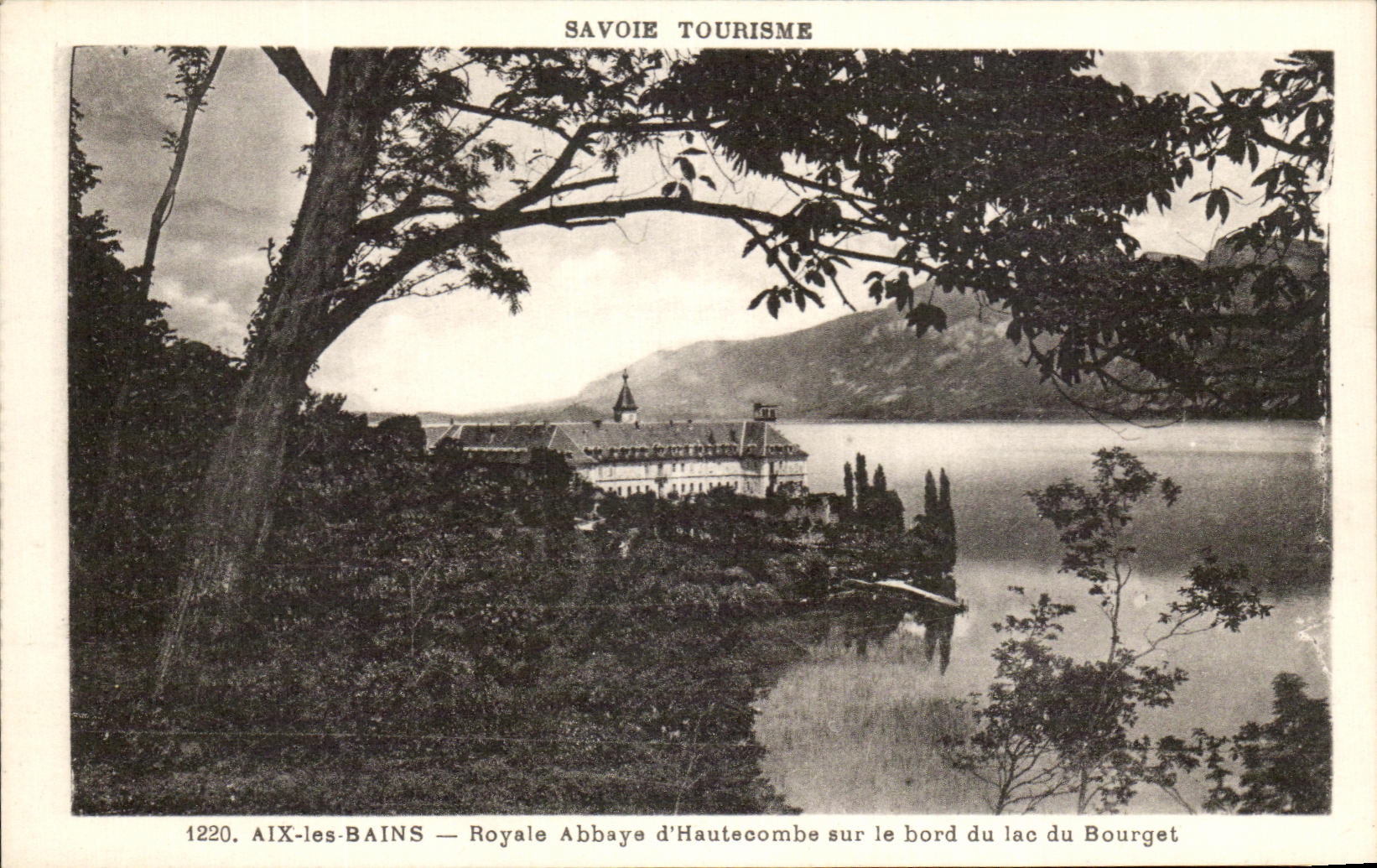 CPA Savoie Tourisme Aix les bains Royale Abbaye d'Hautecombe sur de lac du Bourget