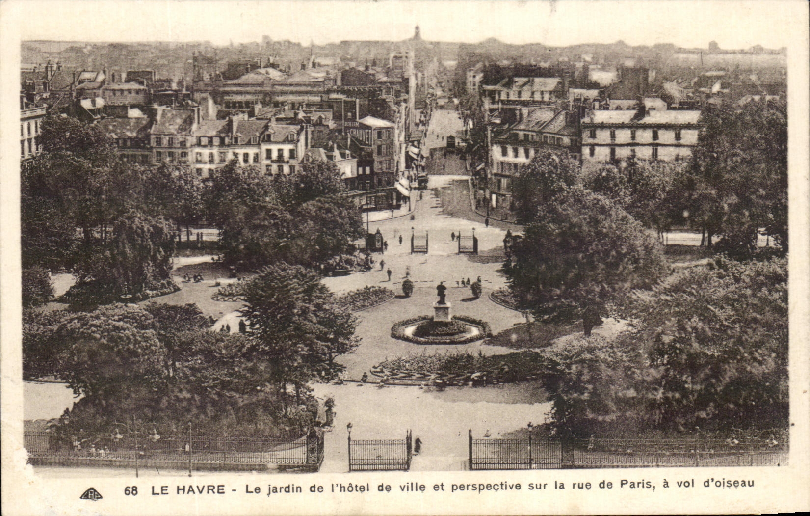 CPA Le Havre el jardin del ayuntamiento y de la perspectiva en la calle para Paris