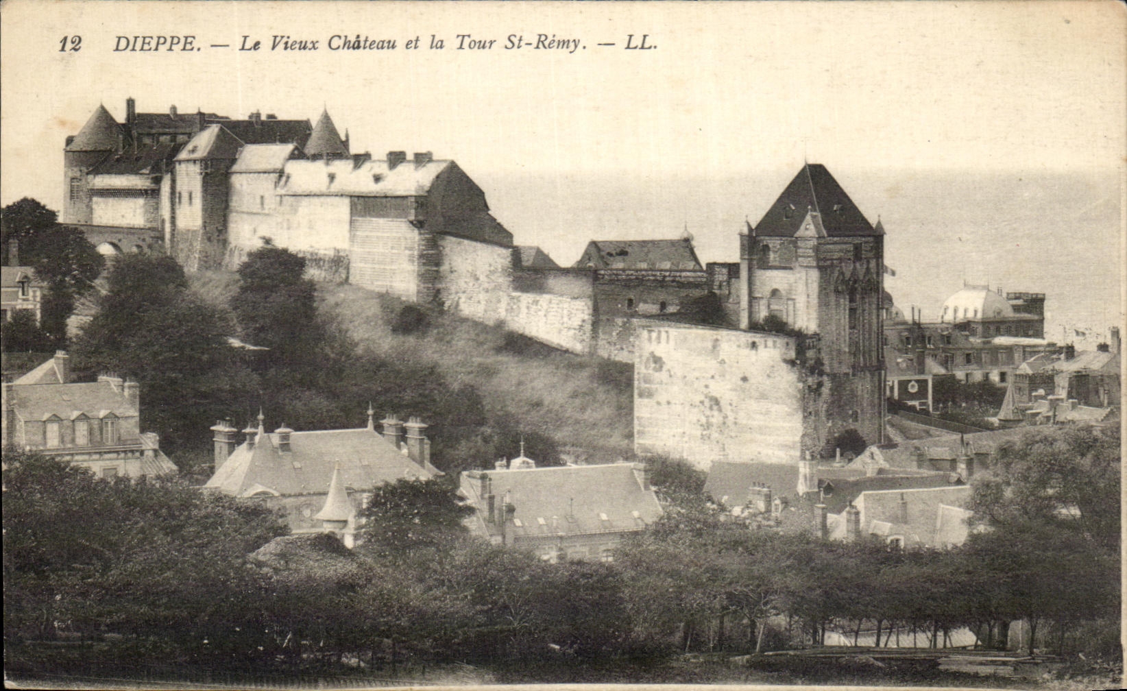 CPA Dieppe el castillo viejo y el St Remy de la torre