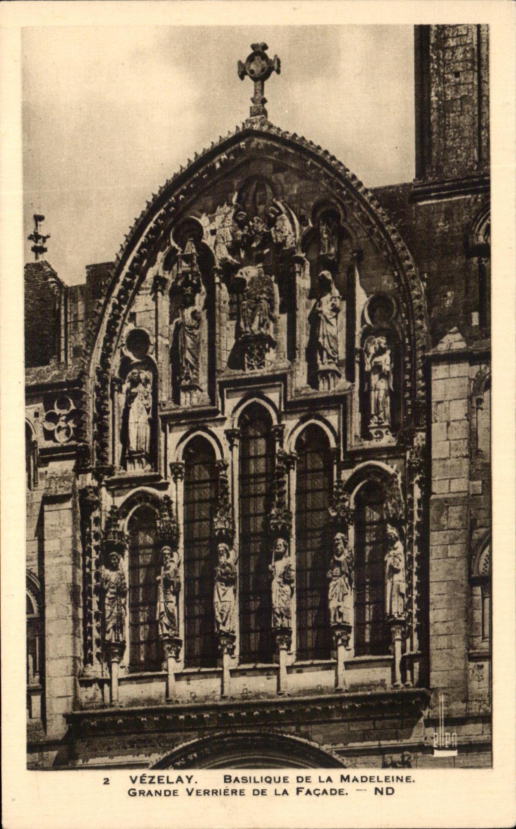 CPA Vezelay Basilica Of the Glass Large Madeleine Of the Frontage