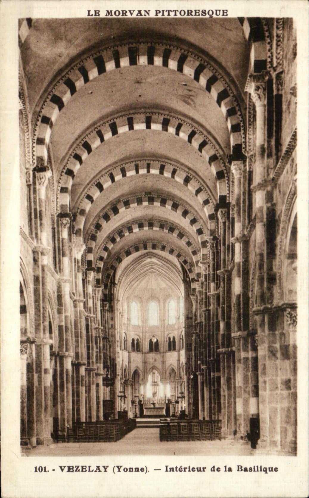 CPA Picturesque Morvan Vezelay Interior of Basillque