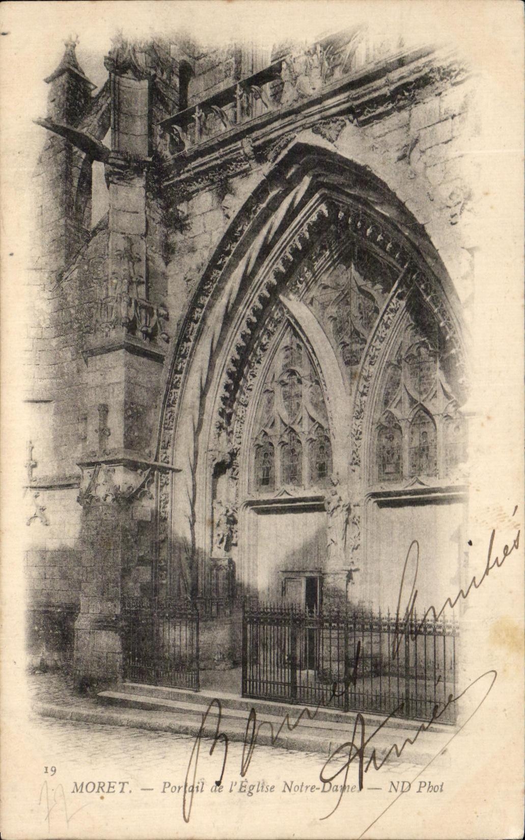 Puerta de CPA Moret de la iglesia de Notre Dame