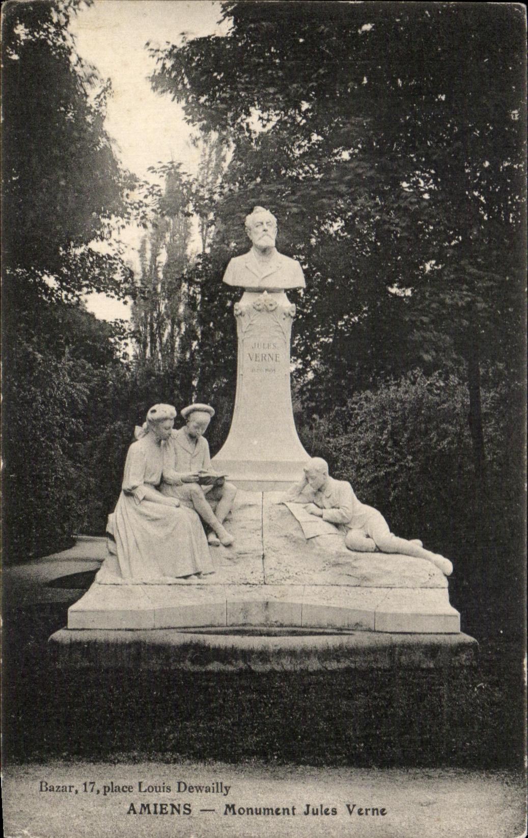 CPA Amiens Monument Jules Verne