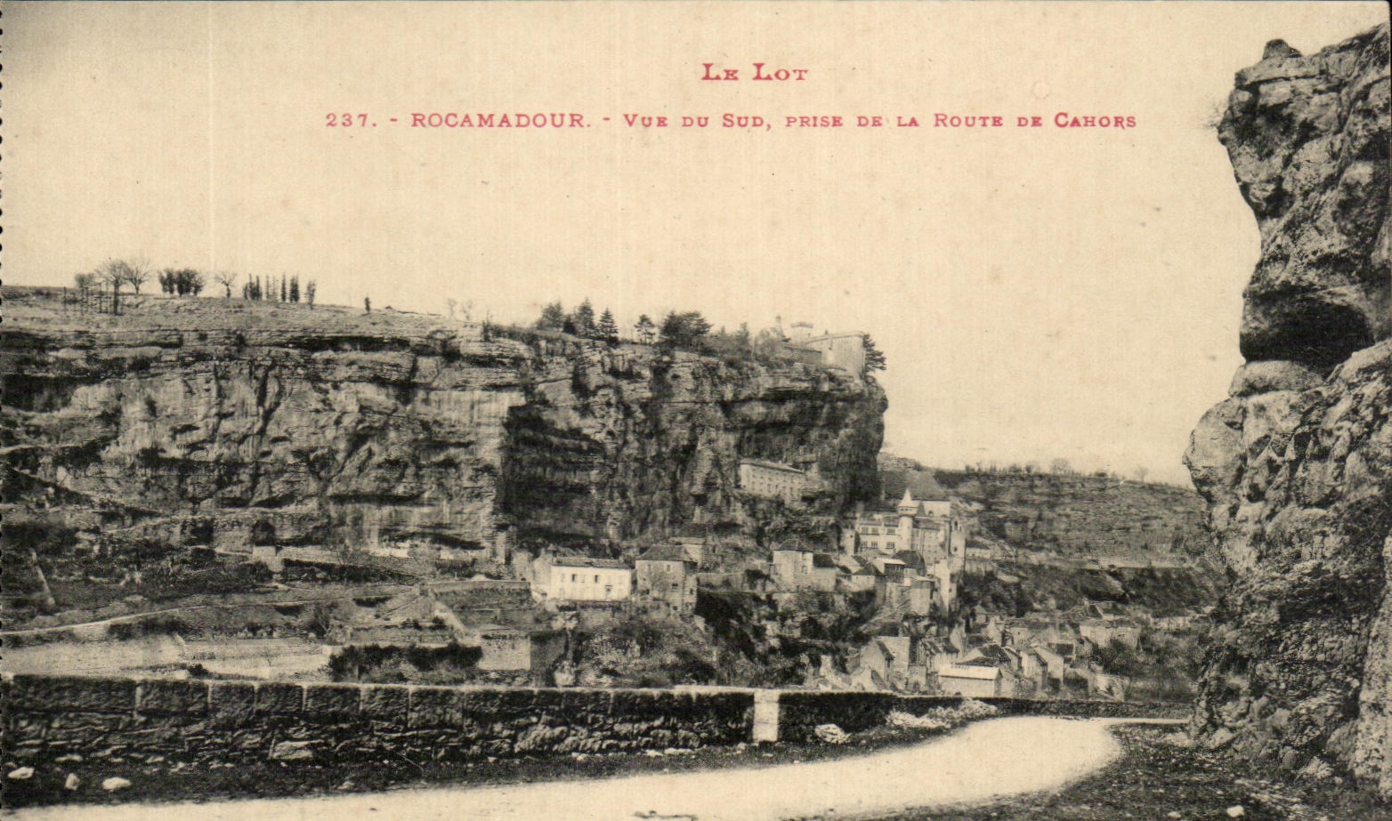 CPA Rocamadour Vue Du Sud Prise De La Route Cahors