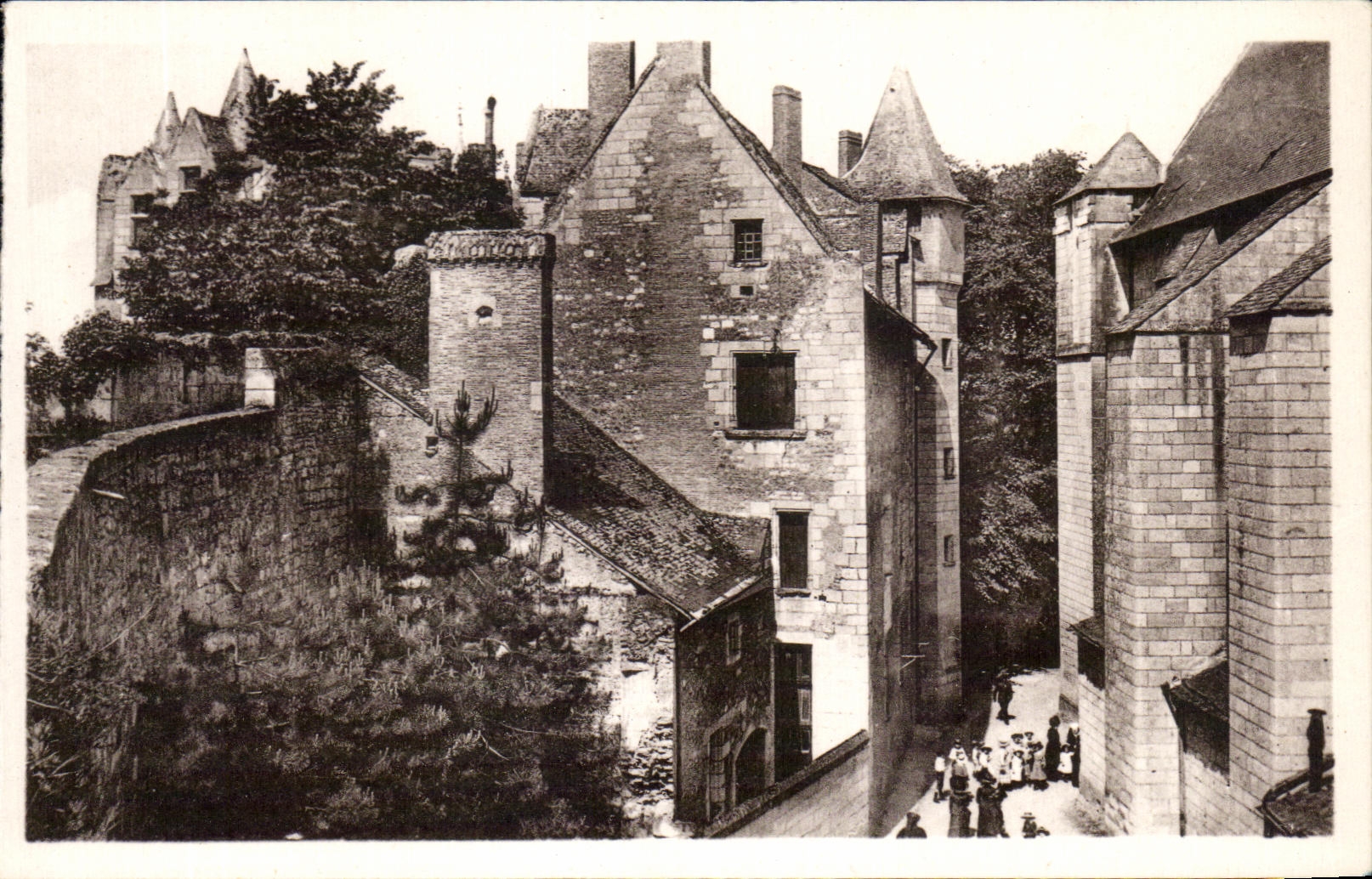 CPA Montreuil Bellay Partie Est de l'Ancien Chateau