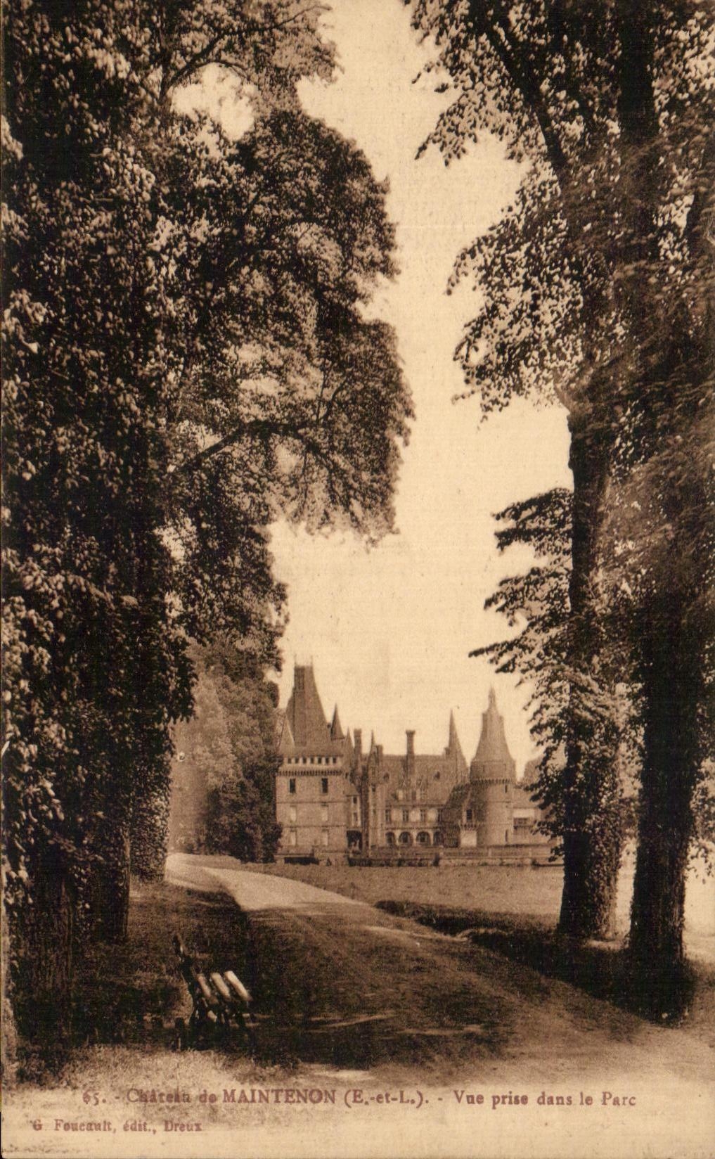 CPA Chateau de Maintenon Vue Prise dans le Parc