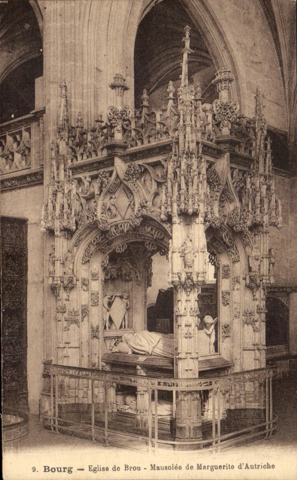 CPA Bourg Eglise de Brou Maugruerite d'Autriche
