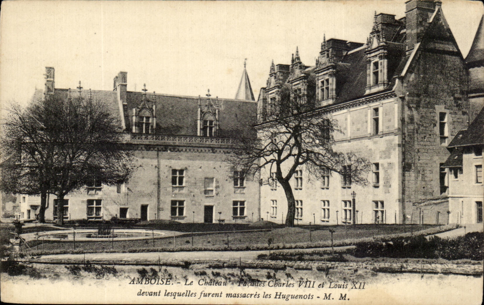 CPA Amboise Le Chateau Facades Charles VIII Et Louis XII