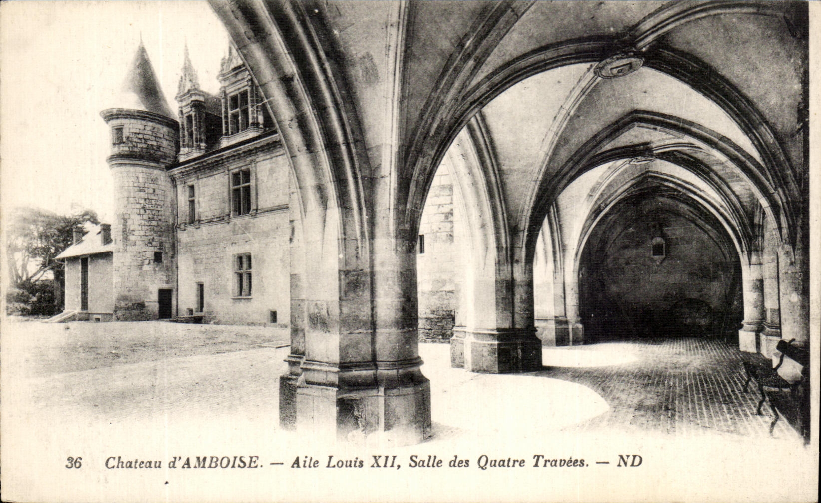 CPA Chateau d'Amboise Aile Louis XII Salle Des Quatre Travees