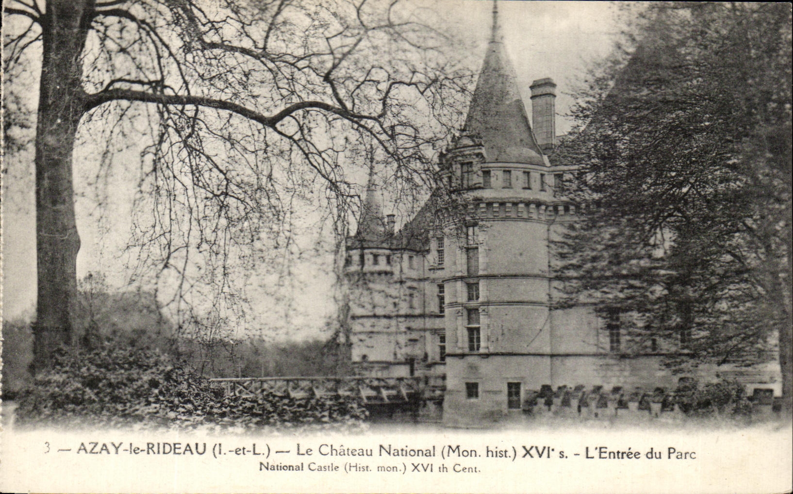 CPA Azay la cortina la entrada nacional del castillo del castillo del parque nacional