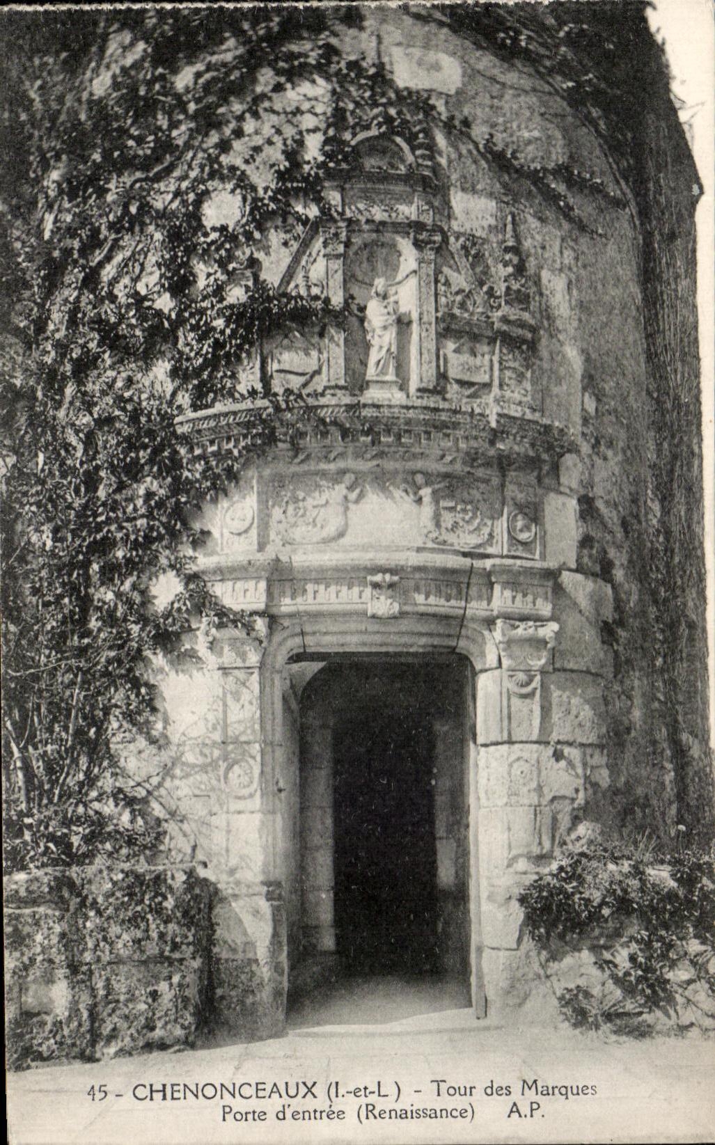 Vuelta de CPA Chenonceau de la puerta principal de las marcas