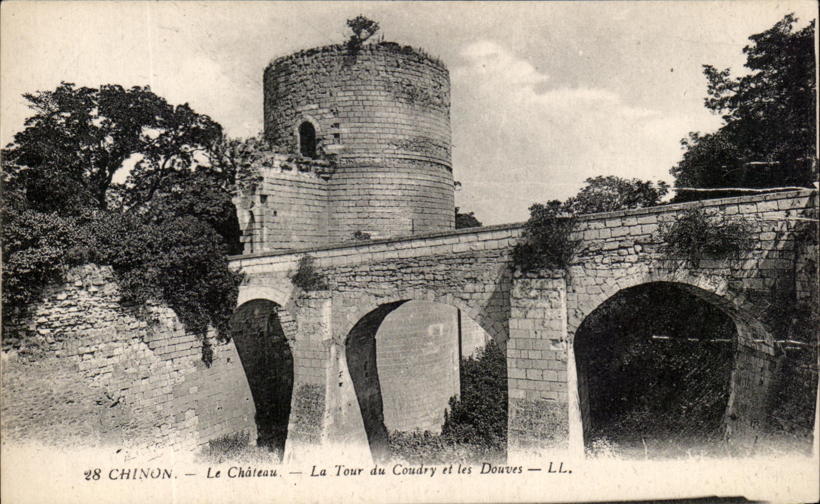 CPA Chinon the Castle the Tower of Coudry and Ditches