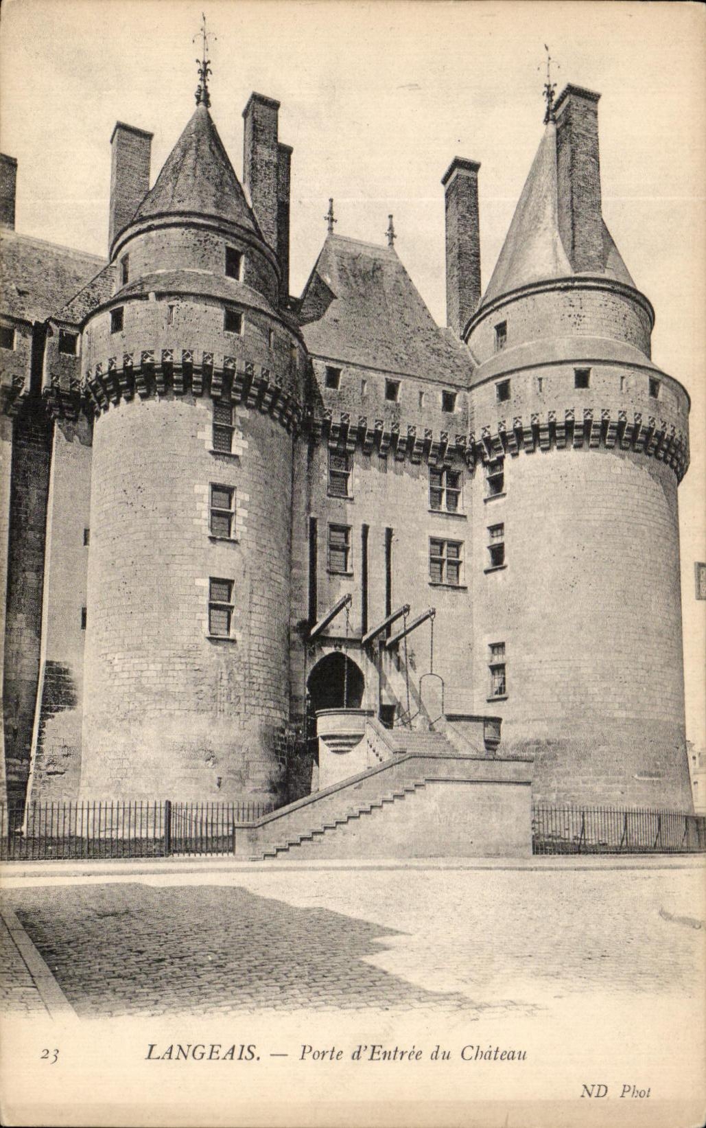 Puerta principal de CPA Langeais del castillo