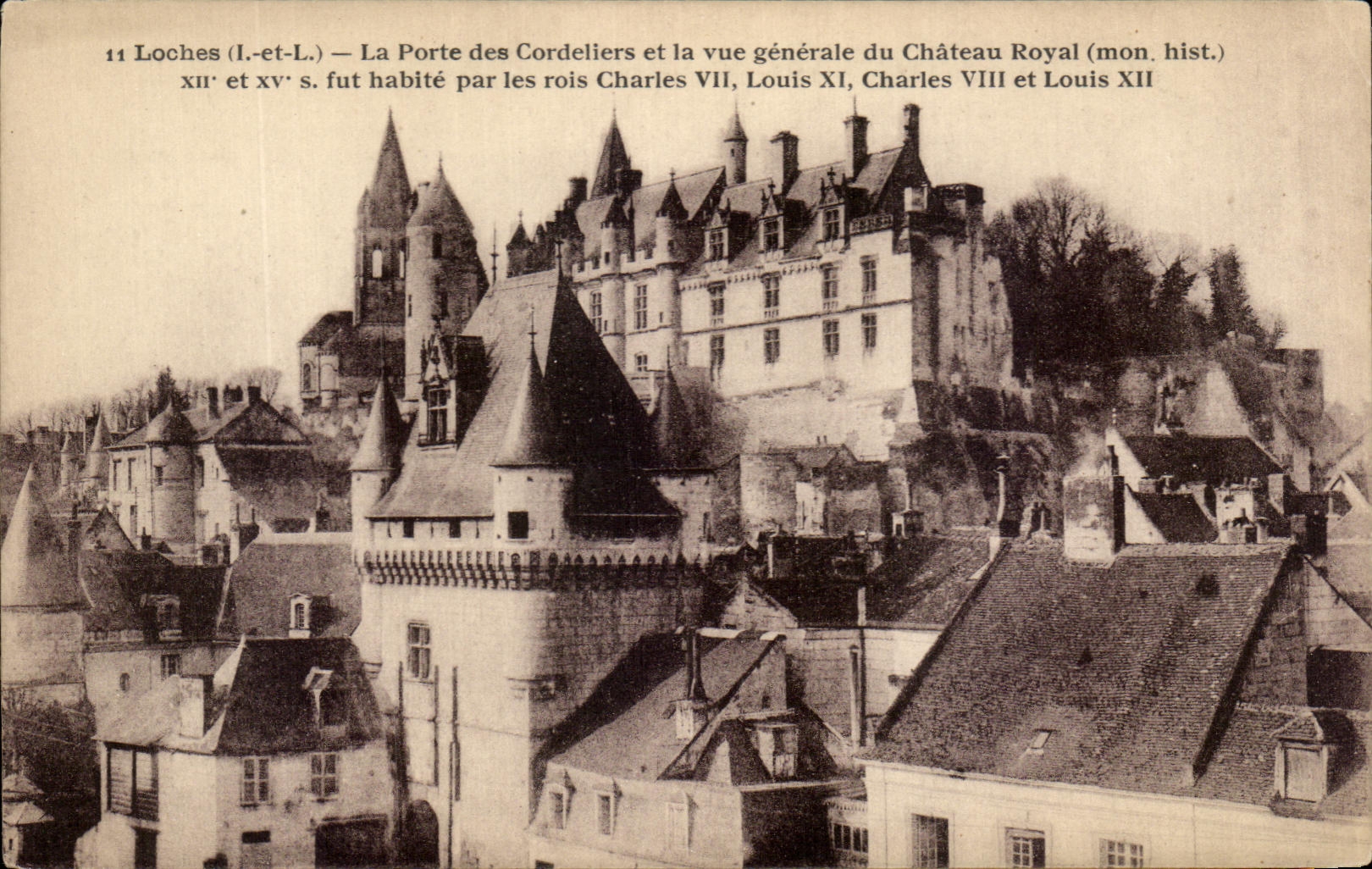 CPA Loches La Porte Des Cordeliers Et La Vue Generale Du Chateau