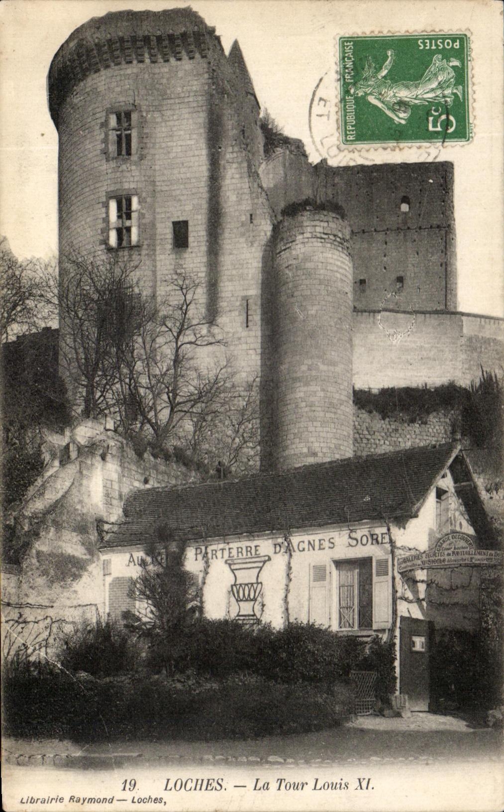 CPA Loches La Tour Louis XI Parterre d'Agnes Sorel