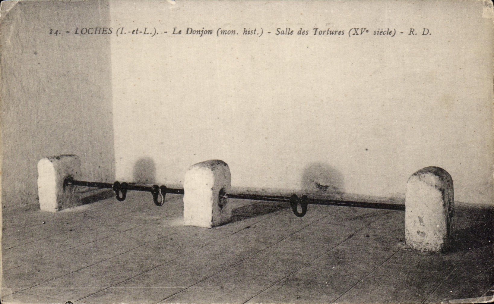 CPA Loches Le Donjon Salle Des Tortures
