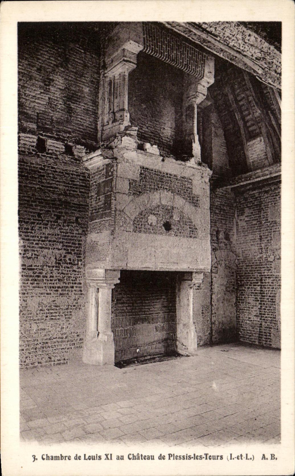 CPA Chambre de Louis XI au Chateau de Plessis les Tours 