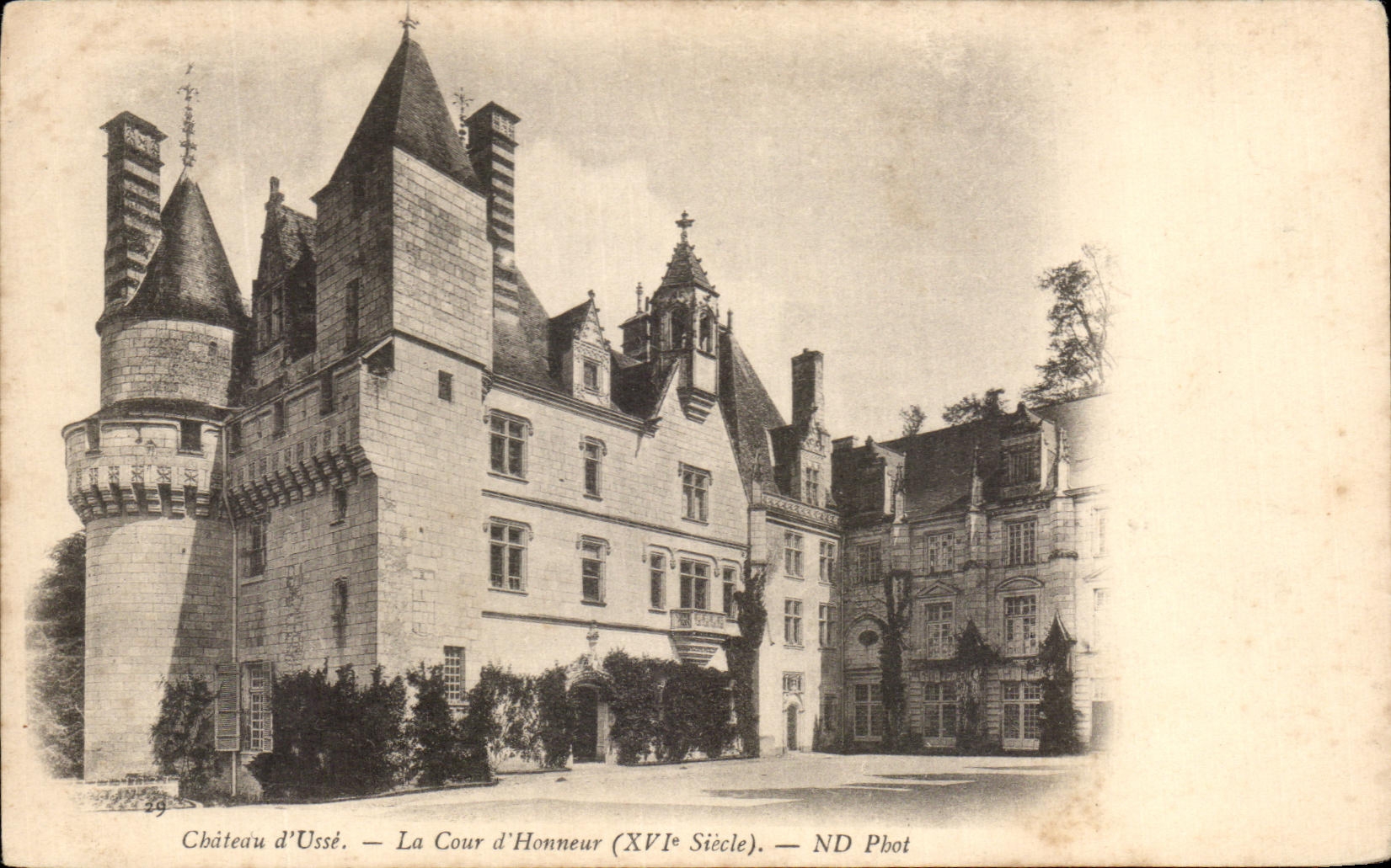 CPA Chateau d'Usse La Cour d'Honneur 