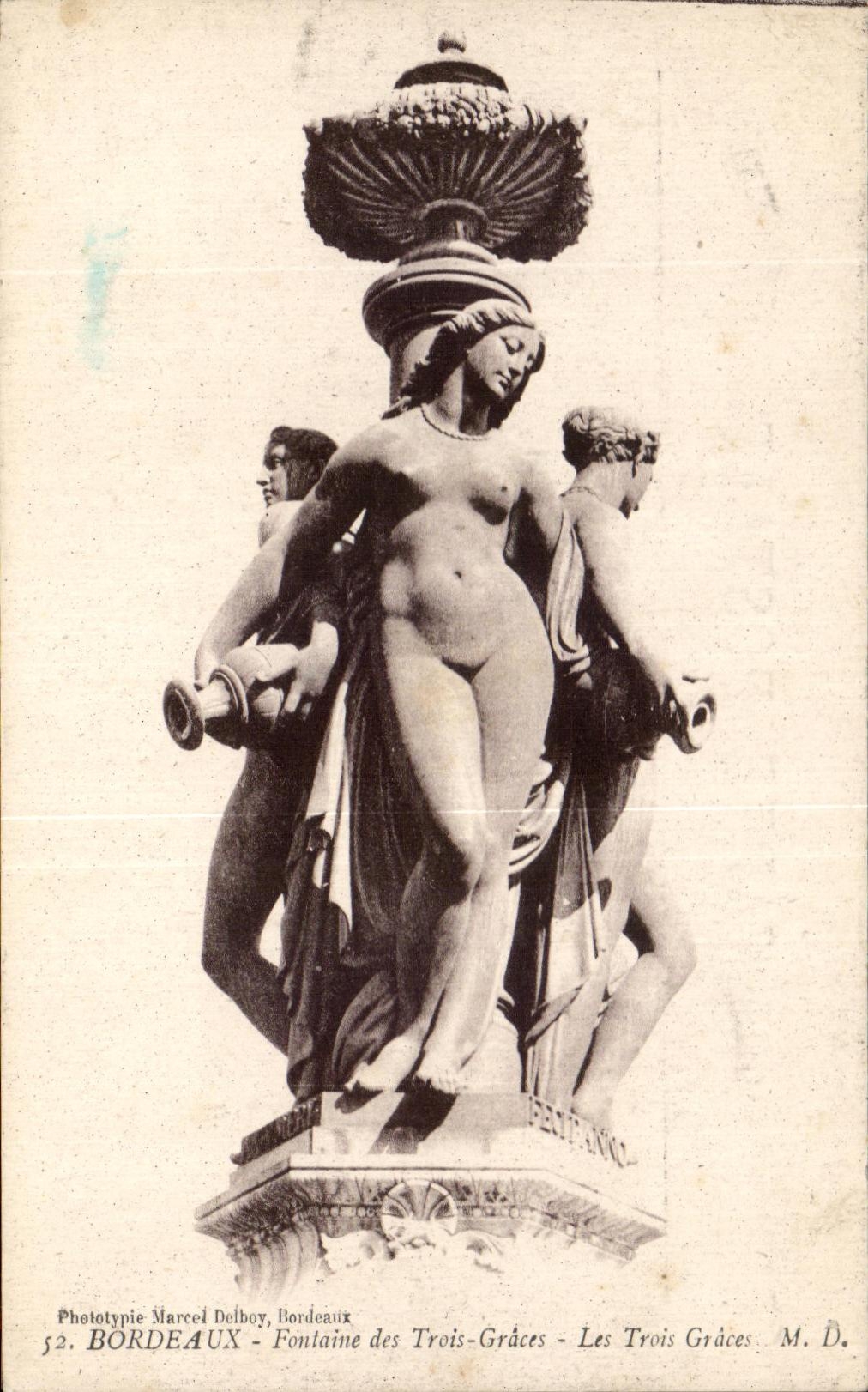 CPA Bordeaux Fontaine des Trois Graces Les trois Graces