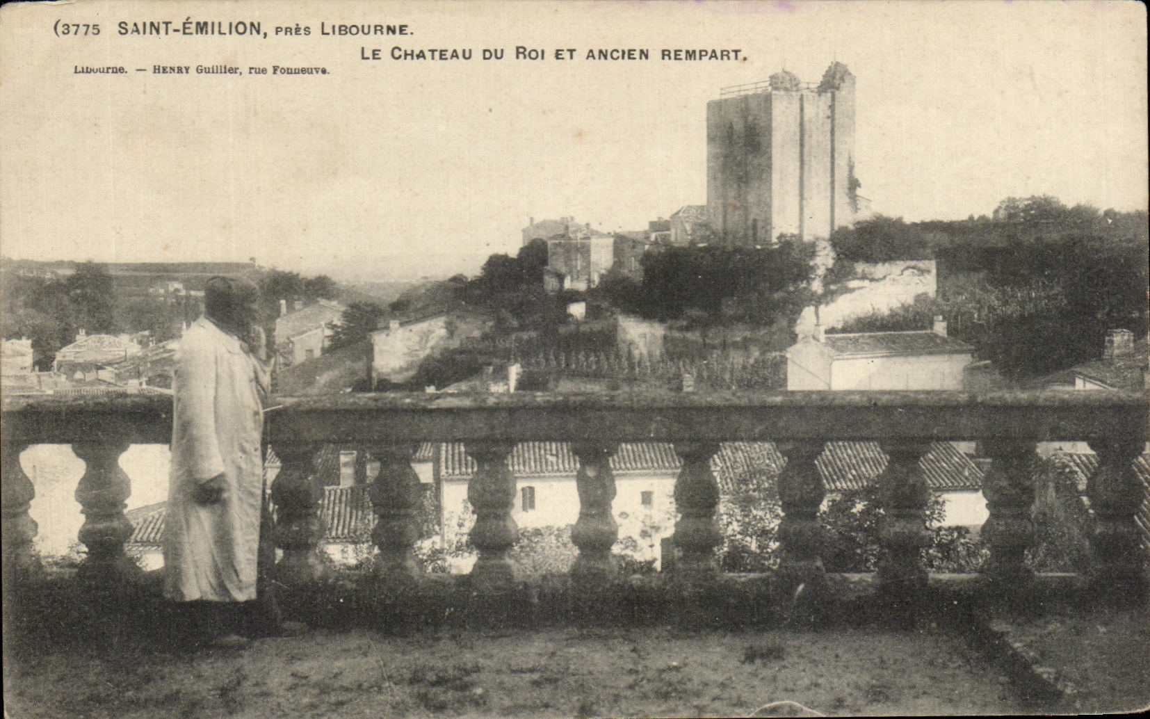 CPA St Emilion Pres Libourne Le Chateau du Roi Et Ancien Rempart