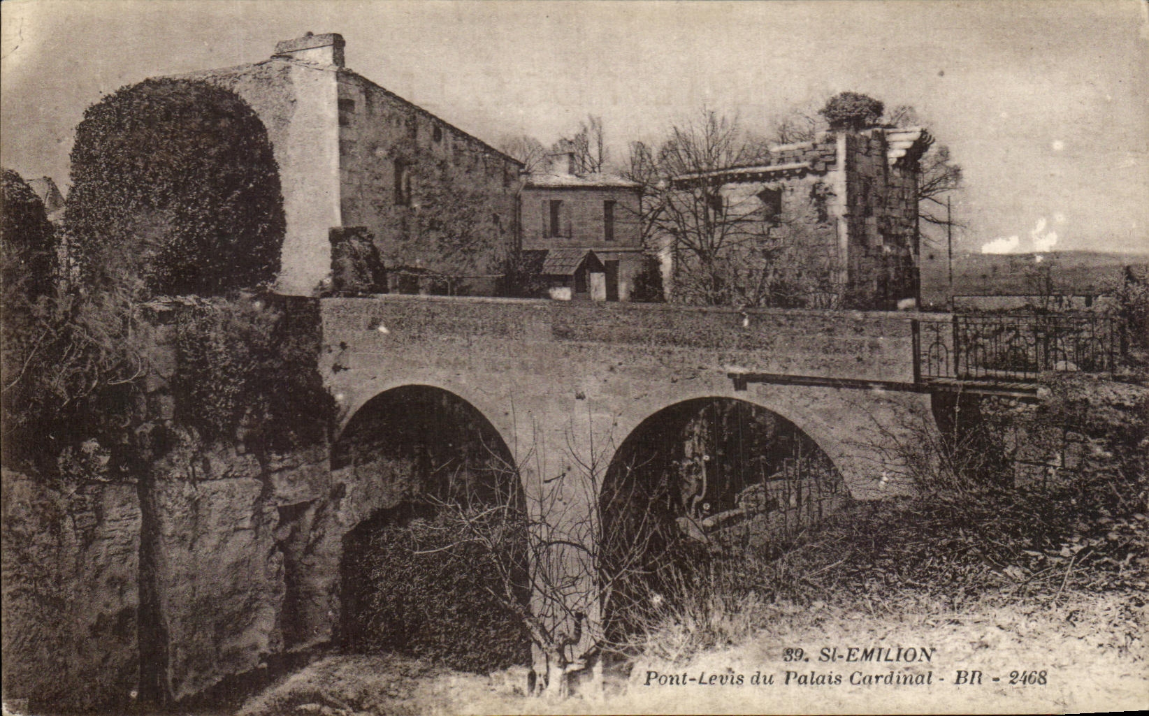 CPA St Emilion Pont Levis du Palais Cardinal