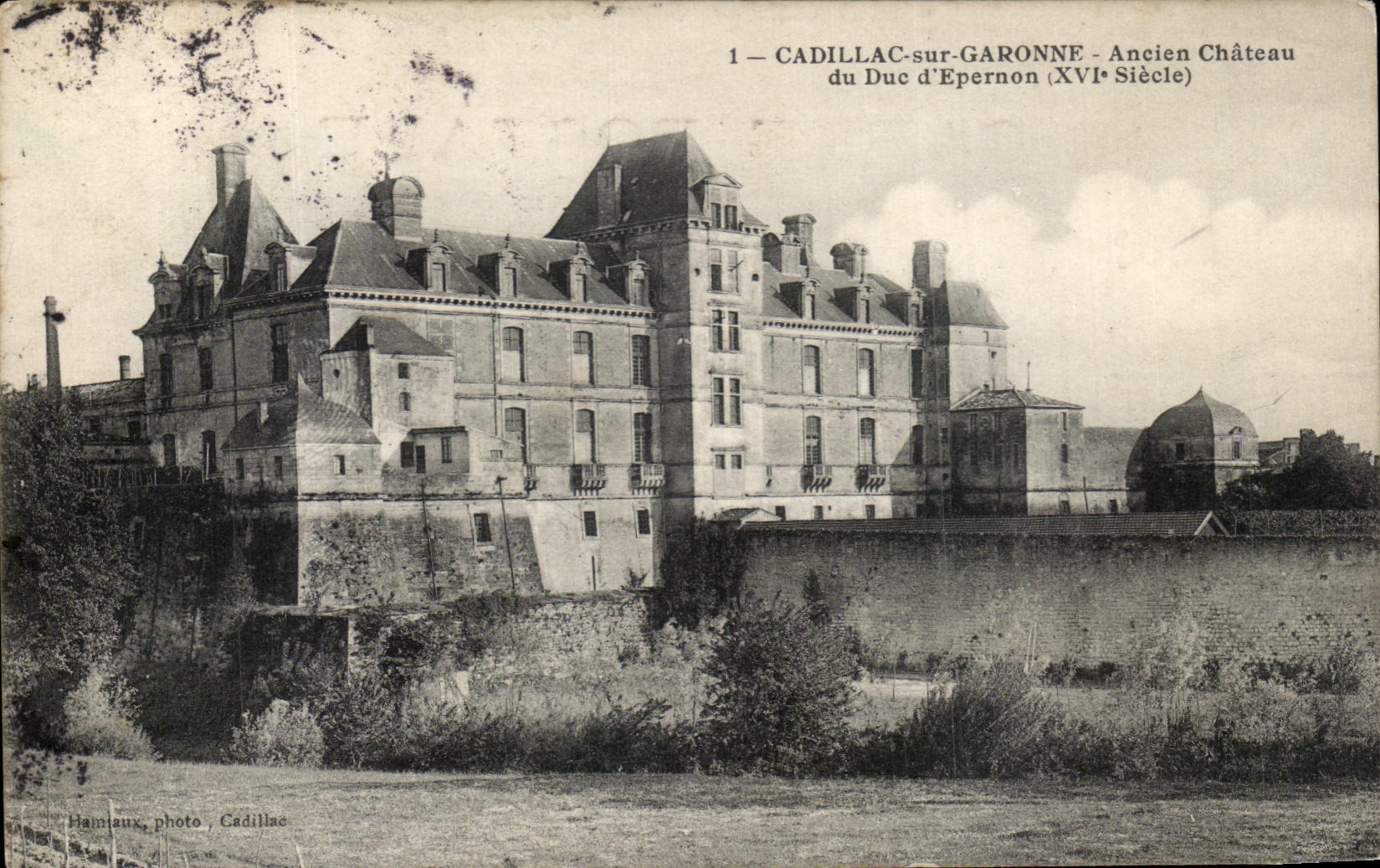 CPA Cadillac on the Garonne Old castle of the Duke of Epernon