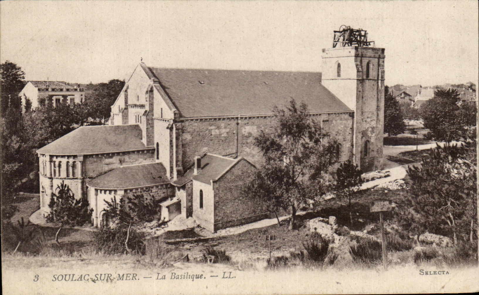 CPA Soulac On Sea the Basilica