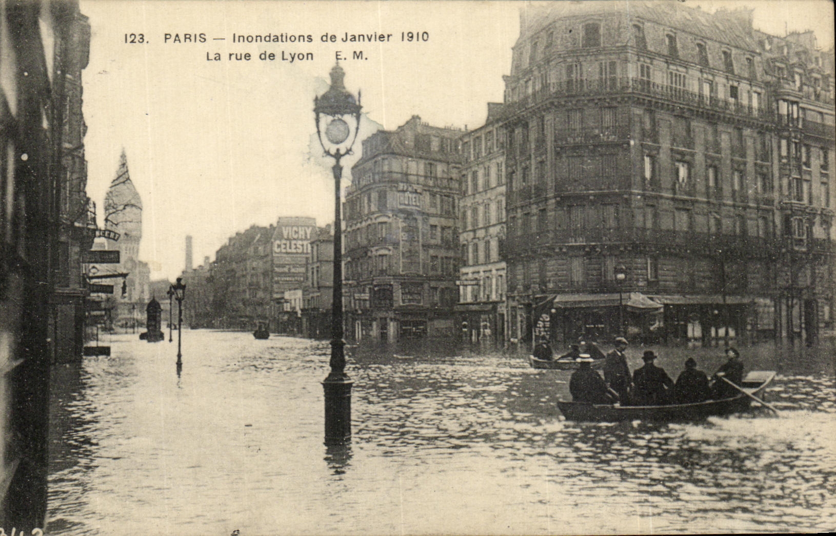 CPA Paris floods Of January 1910 the Street Of Lyon Gare de Lyon