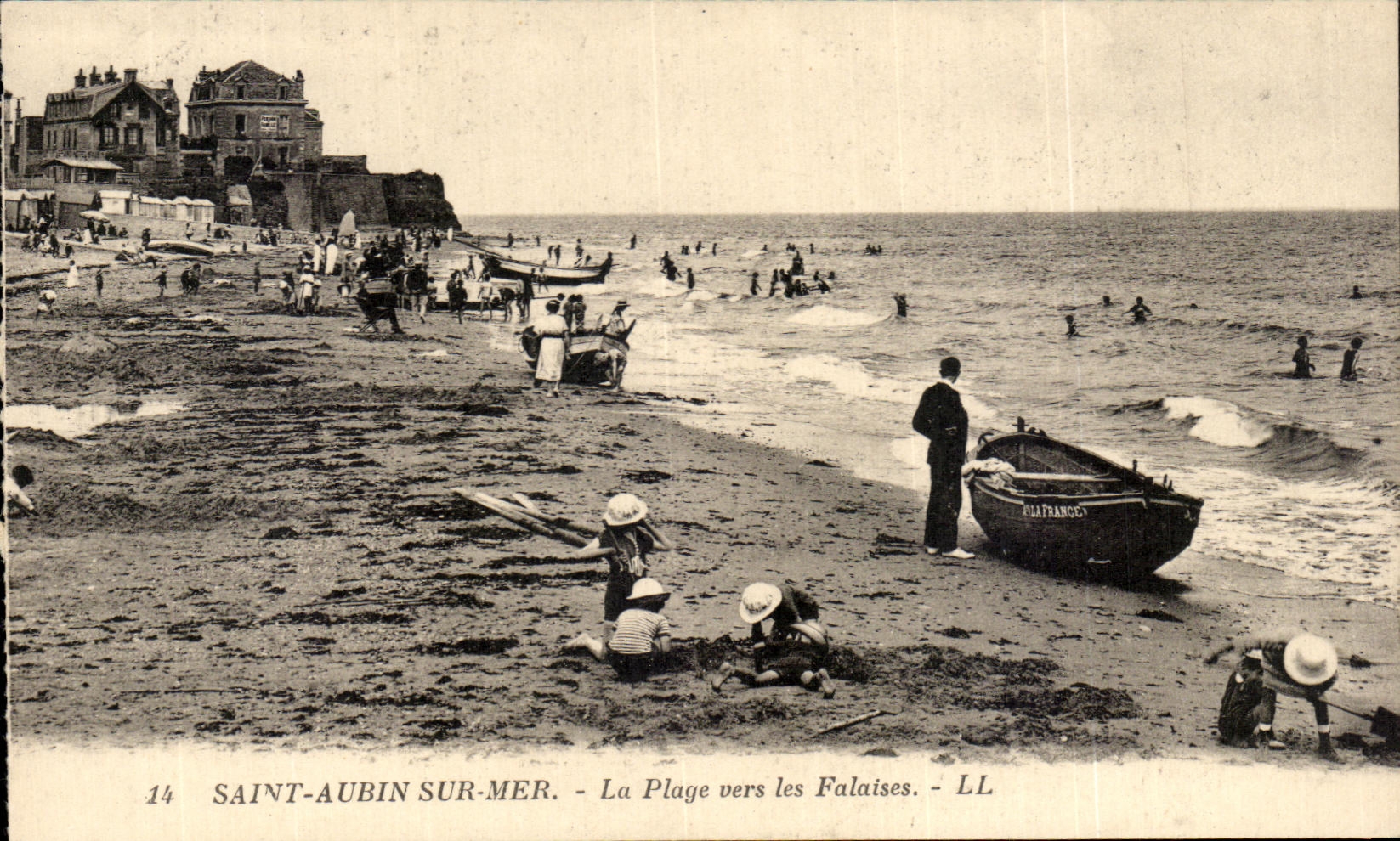 Santo Aubin de CPA en el mar la playa hacia Cliffs Children