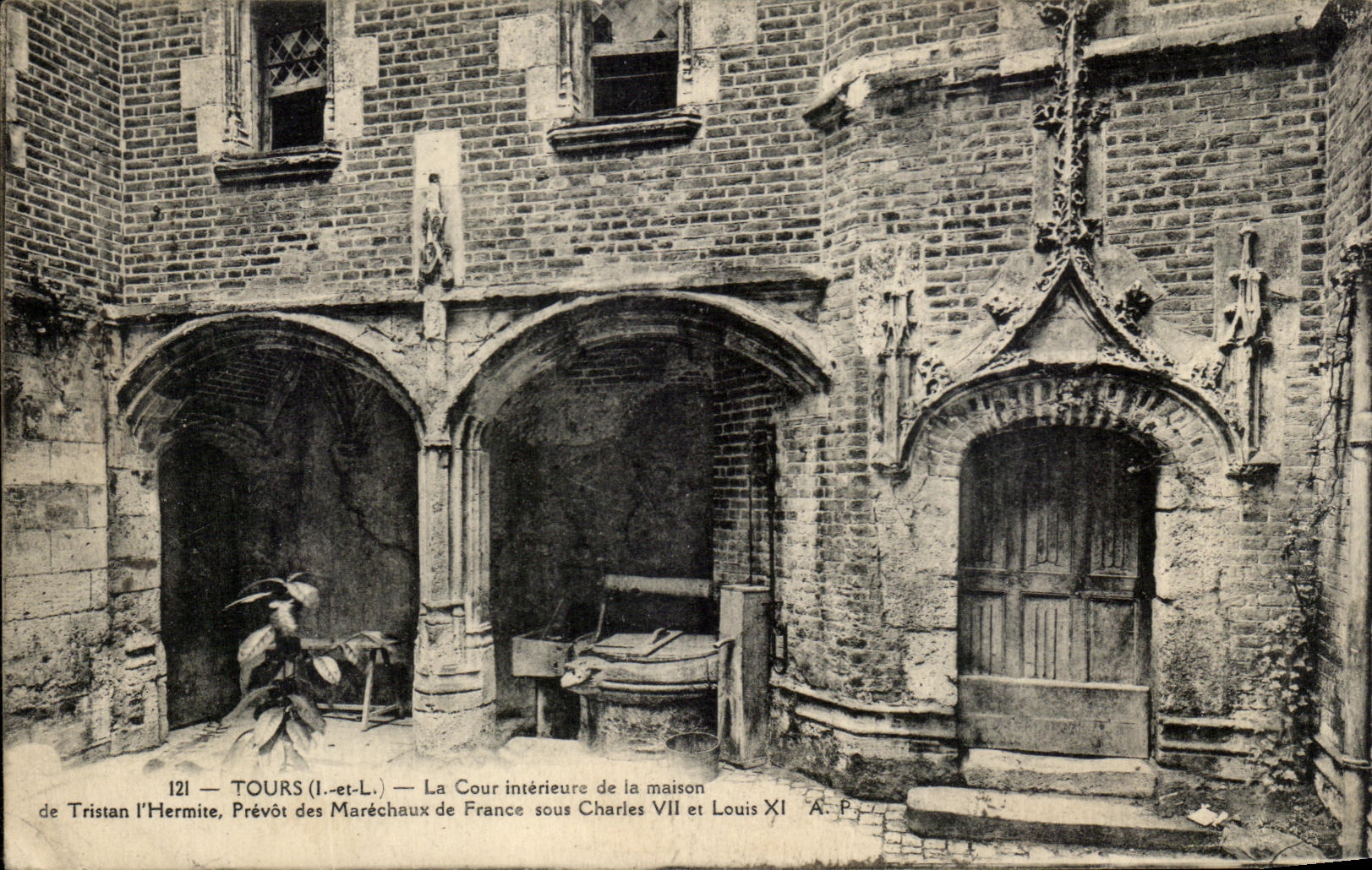 CPA Tours interior Court Of the House of Tristan the hermit