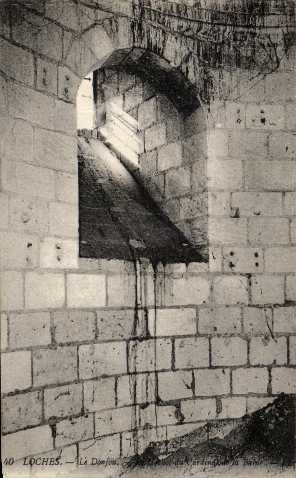 CPA Loches Le Donjon Le cachot du cardinal